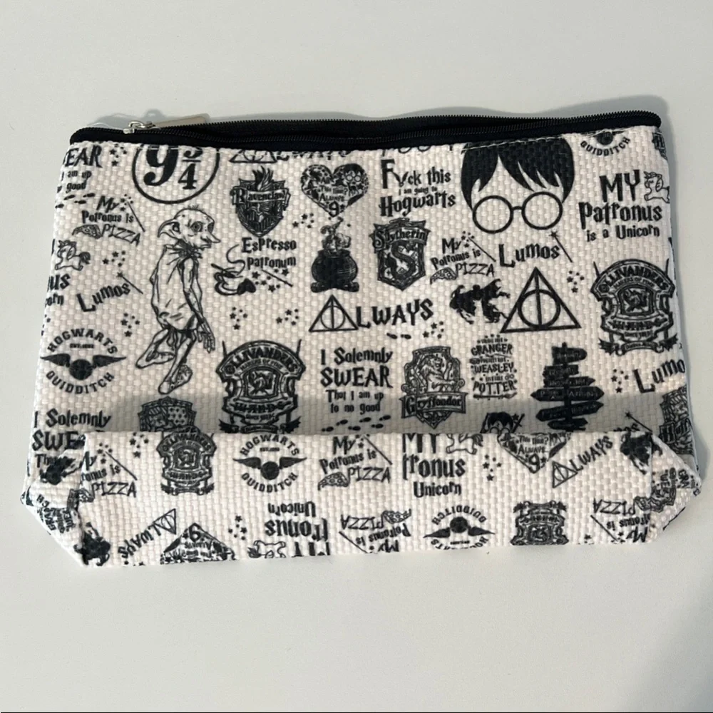 Harry Potter Themed Pouch -NWOT
